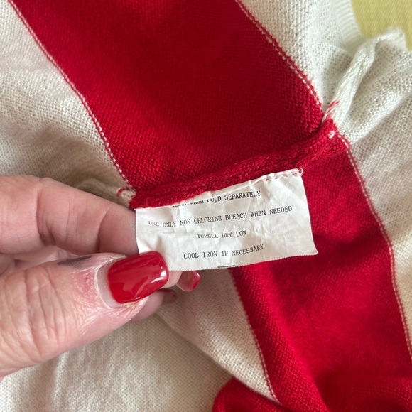 Bitten By Sarah Jessica Parker Women’s Red & Cowl Neck Tunic Sweater
Size XXL - Picture 5 of 6